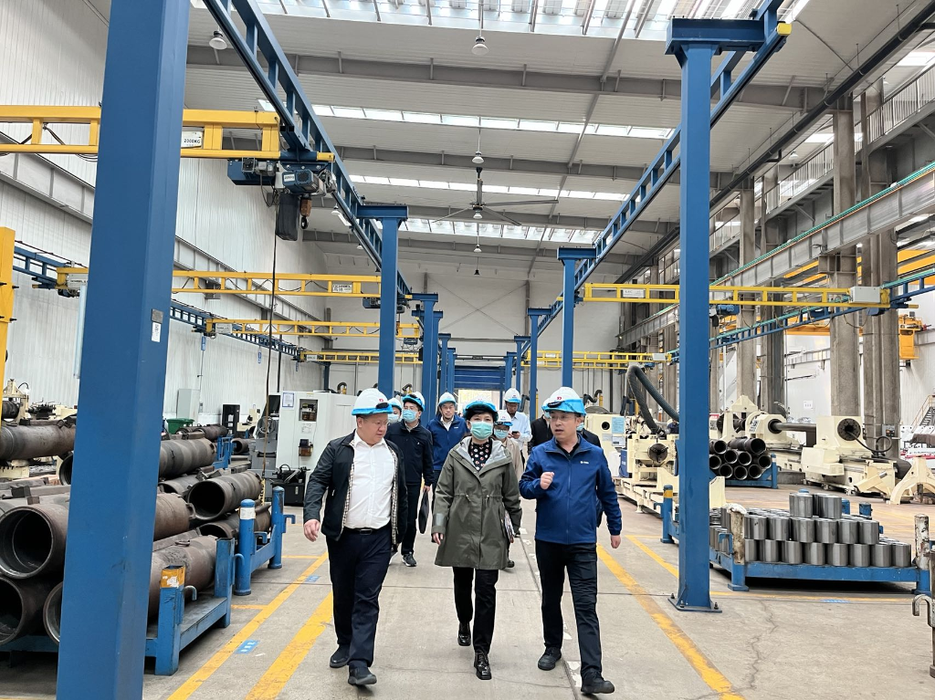 河南省科技厅副厅长陶曼晞、航空港区管委会副主任魏学彬一行莅临F6福鹿会工业园